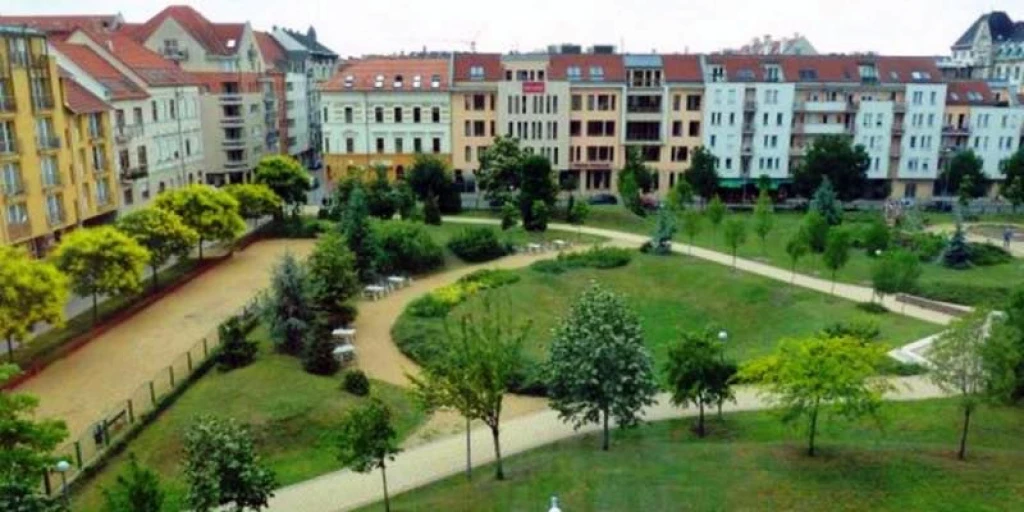 IX. Kerület, Tűzoltó utca, 60 m²-es, földszinti, társasházi lakás