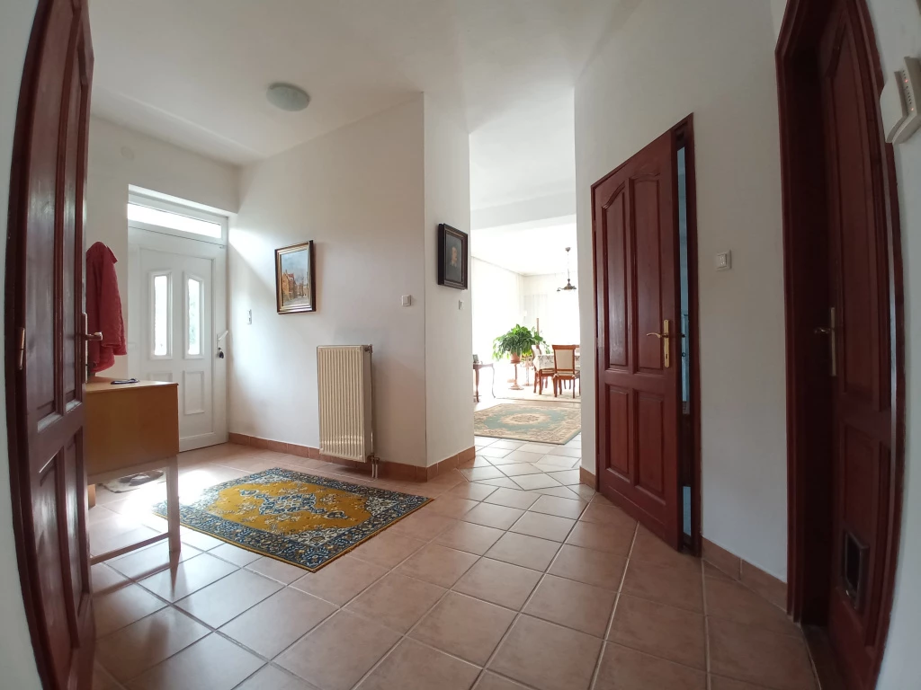 Halásztelek, SZABADOS MÁRIA utca, 196 m²-es, 2 generációs, családi ház