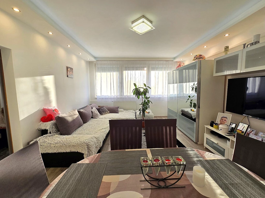IV. Kerület, Pozsonyi utca, 46 m²-es, 4. emeleti, társasházi lakás
