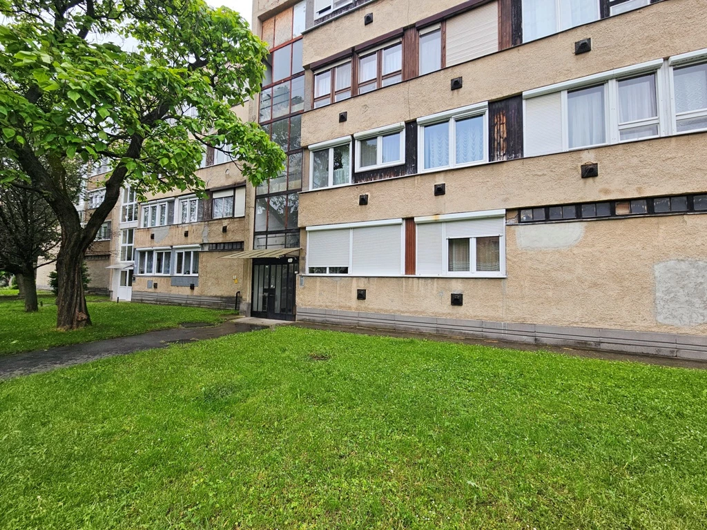 c3-1-name c2-21-name, Vác, Harkály utca