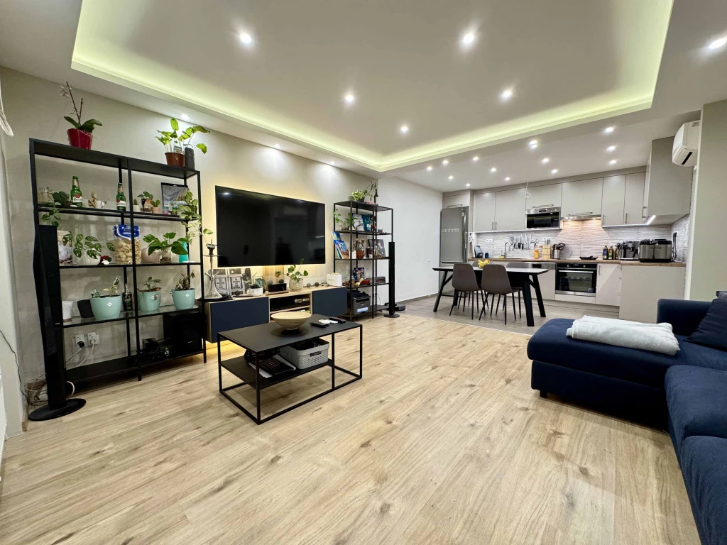 IX. Kerület, Vágóhíd utca, 80 m²-es, 6. emeleti, társasházi lakás