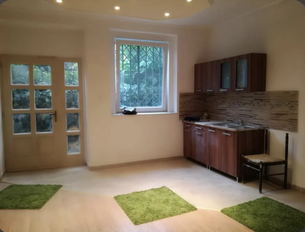 XIII. Kerület, Szent László út, 27 m²-es, egyéb üzlethelyiség