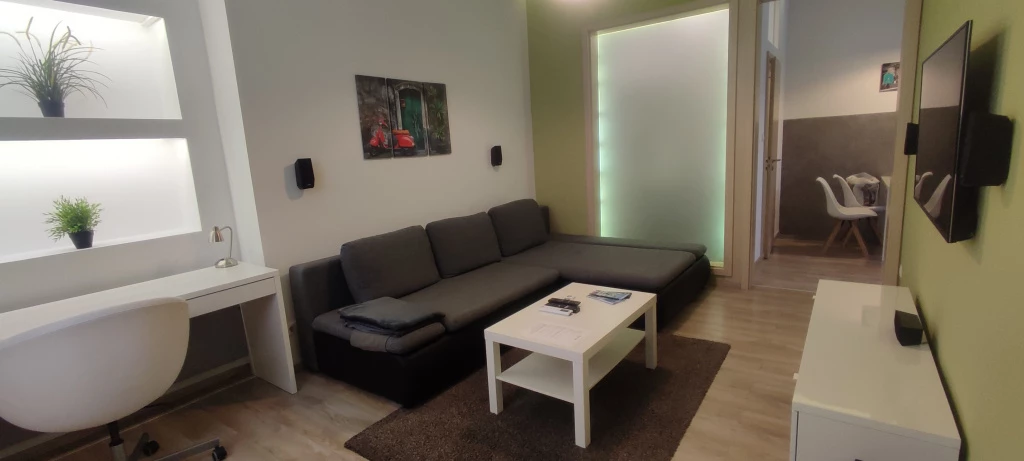 VII. Kerület, Dob utca, 46 m²-es, 2. emeleti, társasházi lakás