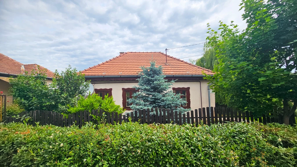Bér, Újtelep utca, 61 m²-es, családi ház, 3 szobás, jó állapotú