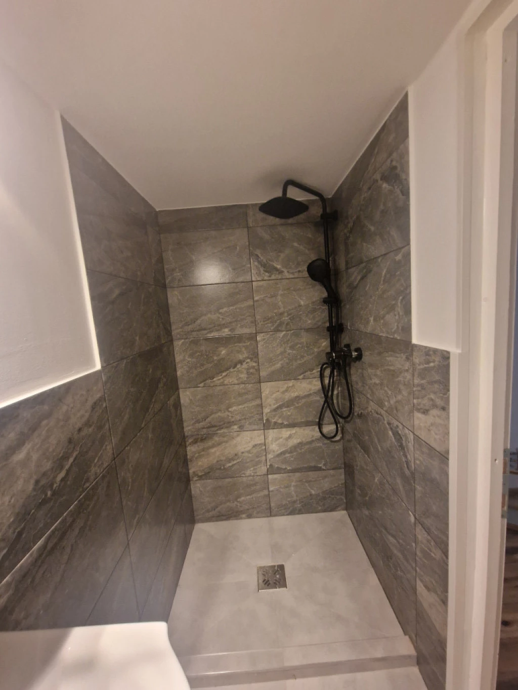 VII. Kerület, Péterdy utca közelében, 18 m²-es, földszinti, társasházi lakás