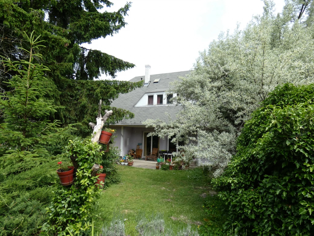 Solymár, Hutweide, 361 m²-es, 2 generációs, családi ház, 9 szobás