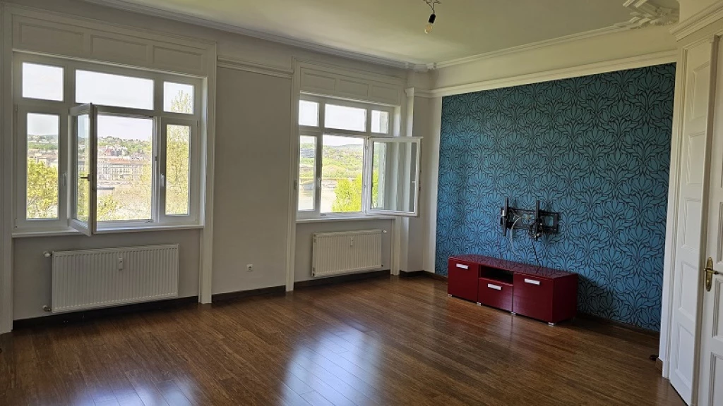 V. Kerület, Stollár Béla utca, 98 m²-es, 4. emeleti, társasházi lakás