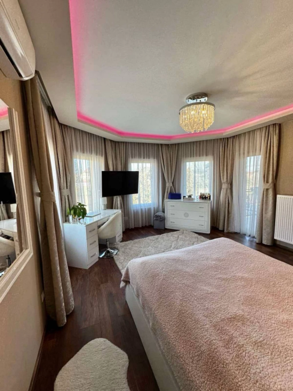 XVI. Kerület, ÁrpádföldÖn lévő út, 138 m²-es, sorház, 4 szobás