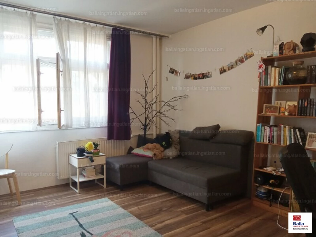 XIV. Kerület, Kassai tér, 38 m²-es, 1. emeleti, társasházi lakás