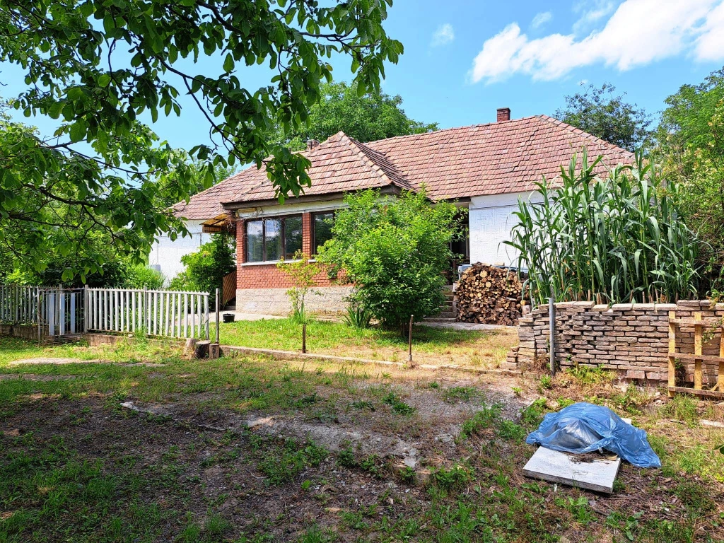 Bálványos, Csendes utca, 110 m²-es, családi ház, 4 szobás, felújítandó állapotú