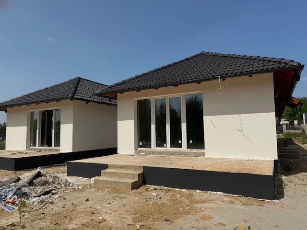 Veresegyház, Hegyek térség utca, 133 m²-es, ikerház, 5 szobás