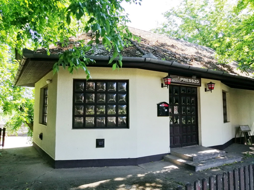 Nőtincs, Szabadság út, 74 m²-es, vendéglátó egység utcai bejárattal