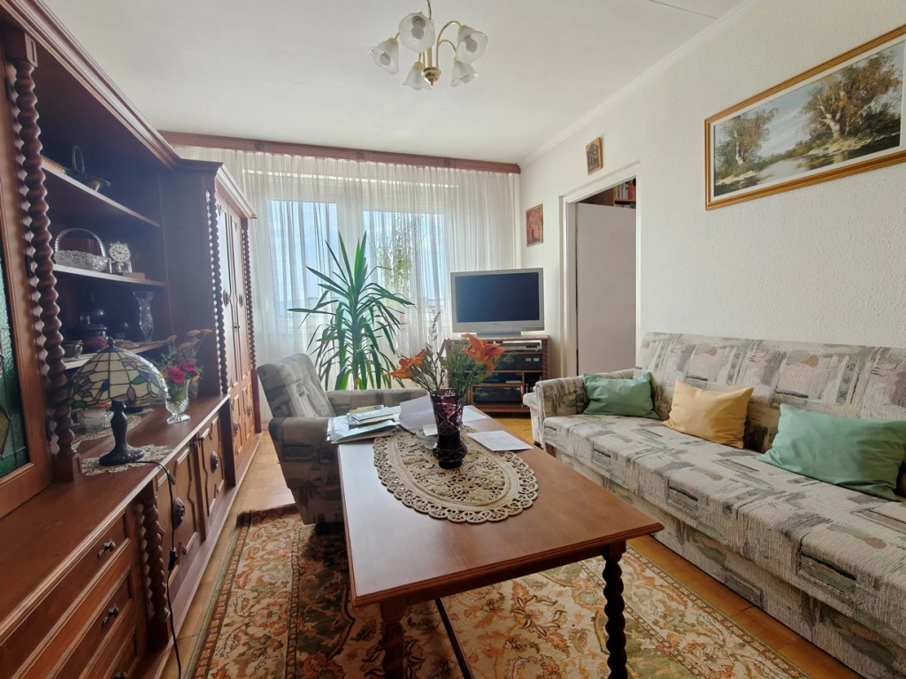 XV. Kerület, Páskomliget utca, 66 m²-es, 12. emeleti, társasházi lakás