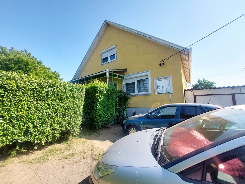 Sülysáp, Vak Bottyán utca, 173 m²-es, 2 generációs, családi ház
