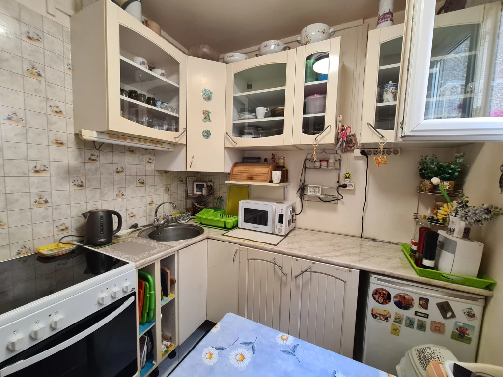 XV. Kerület, Drégelyvár utca, 53 m²-es, 9. emeleti, társasházi lakás
