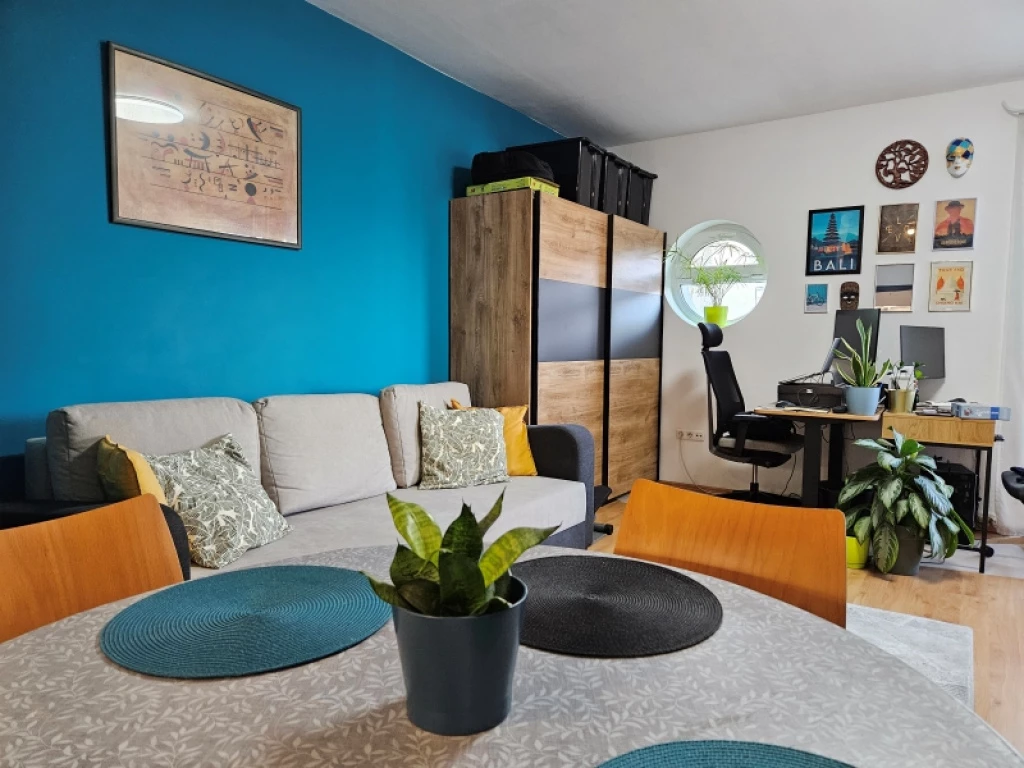 IX. Kerület, Vaskapu utca, 47 m²-es, 5. emeleti, társasházi lakás