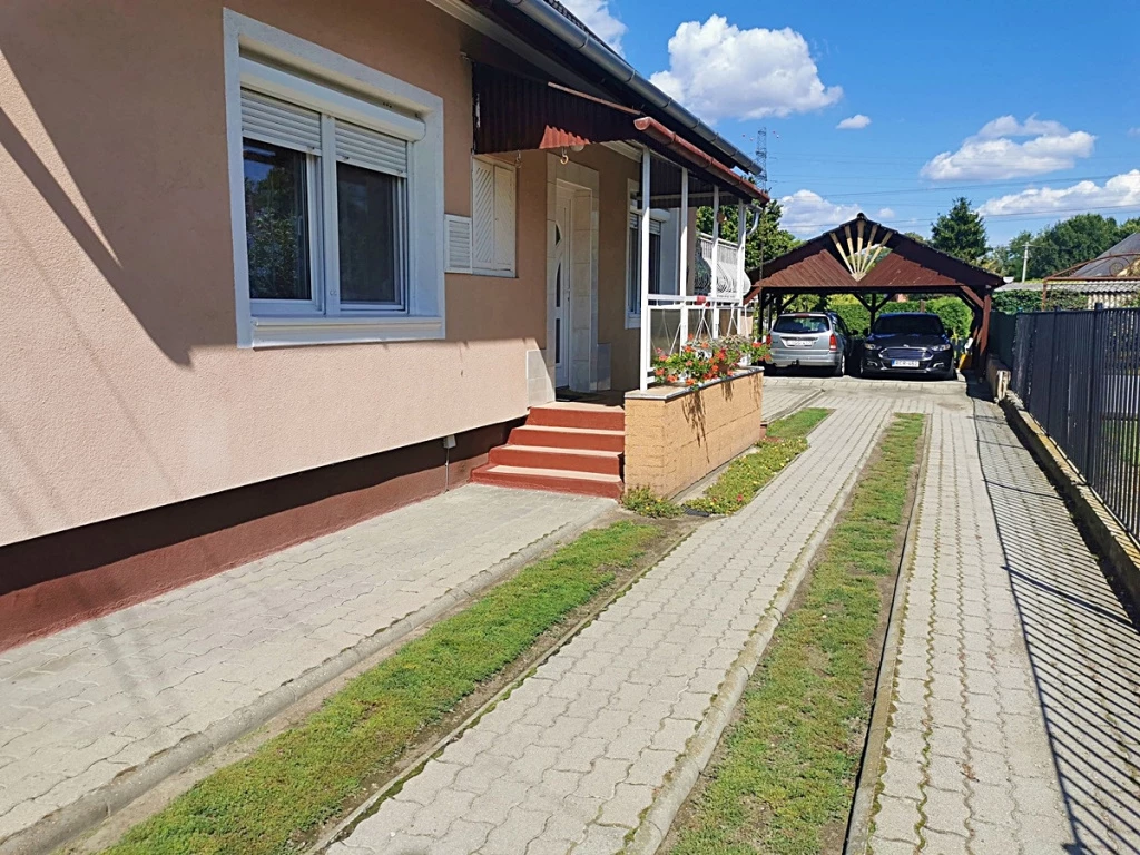 Érd, Érdligeten található utca, 132 m²-es, családi ház, 4 szobás