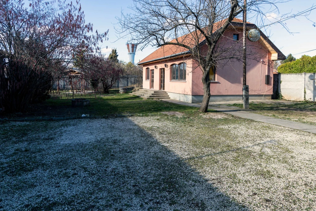 Gyál, Csendes környezet, 75 m²-es, családi ház, 1 szobás, átlagos állapotú
