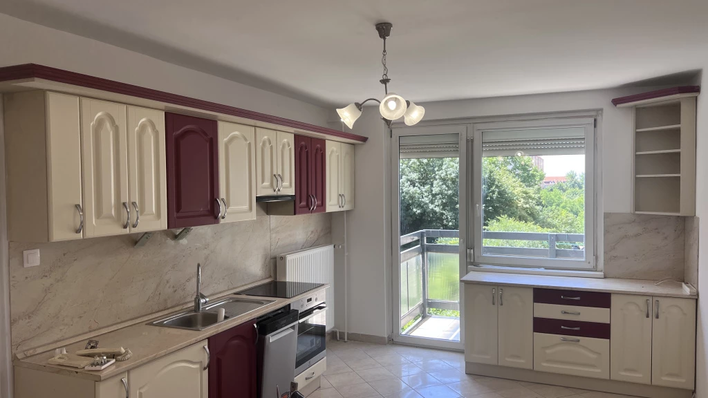 XIX. Kerület, Bem utca, 68 m²-es, 4. emeleti, társasházi lakás