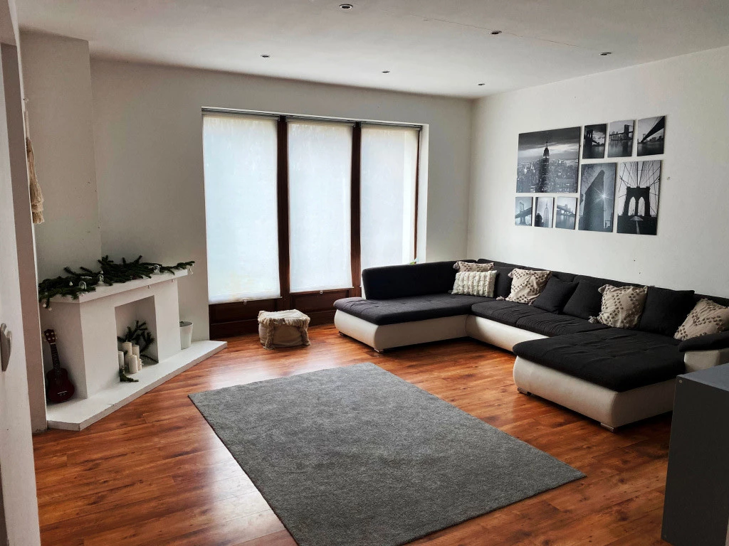 Göd, Pacsirta utca, 200 m²-es, családi ház, 4 szobás, átlagos állapotú