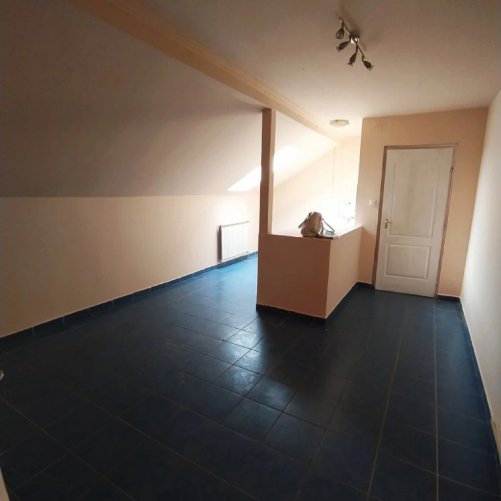 Pécel, Pesti út, 50 m²-es, 1. emeleti, társasházi lakás, 2 szobás