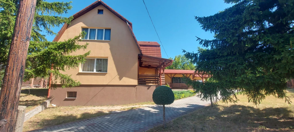 Diósd, Diótörő utca, 90 m²-es, családi ház, 4 szobás, felújított / újszerű állapotú