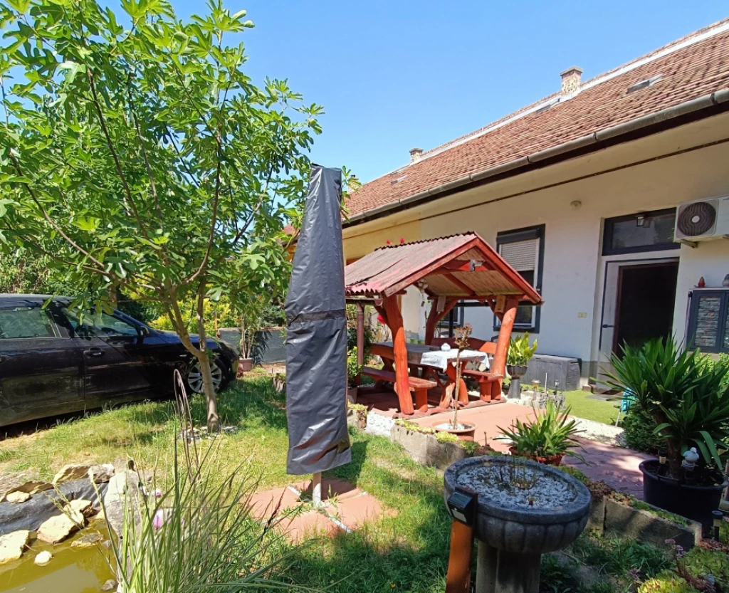 XXIII. Kerület, Grassalkovich út, 48 m²-es, házrész, 1 szobás