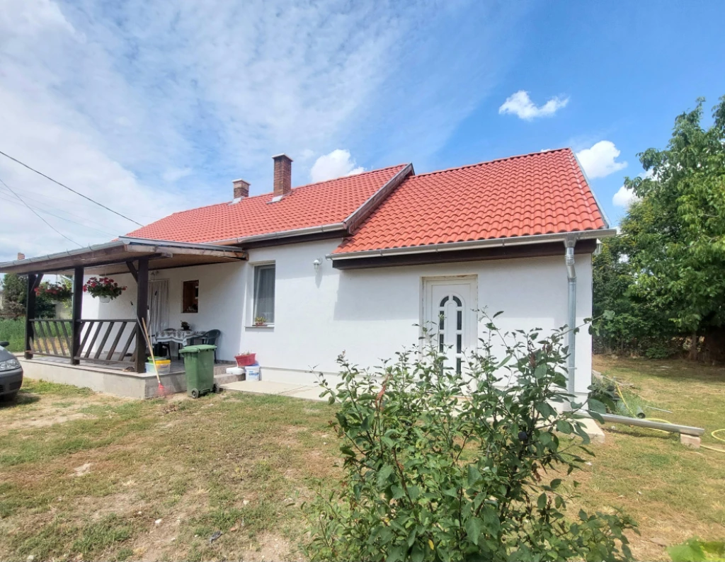 Tápiószecső, Vörösmarty utca, 62 m²-es, családi ház, 3 szobás
