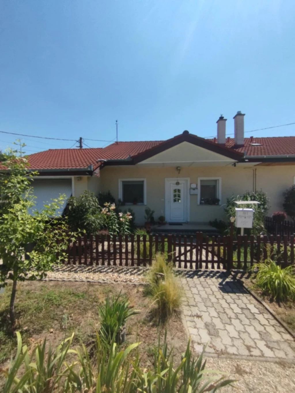 Szigetszentmiklós, Központ közeli utca, 119 m²-es, sorház, 3+1 félszobás