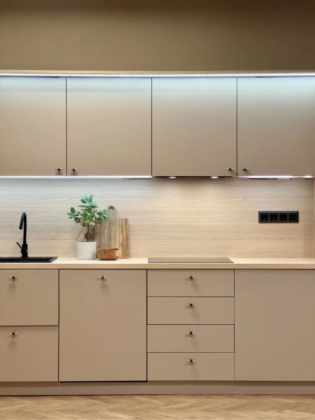 XIII. Kerület, Pozsonyi út közelében, 48 m²-es, 2. emeleti, társasházi lakás