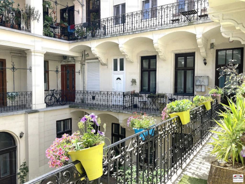 VI. Kerület, Németh László utca, 61 m²-es, 1. emeleti, társasházi lakás