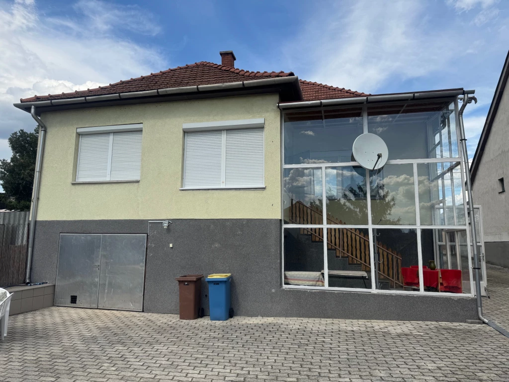 Hatvan, Kishatvan utca, 100 m²-es, családi ház, 3 szobás, jó állapotú