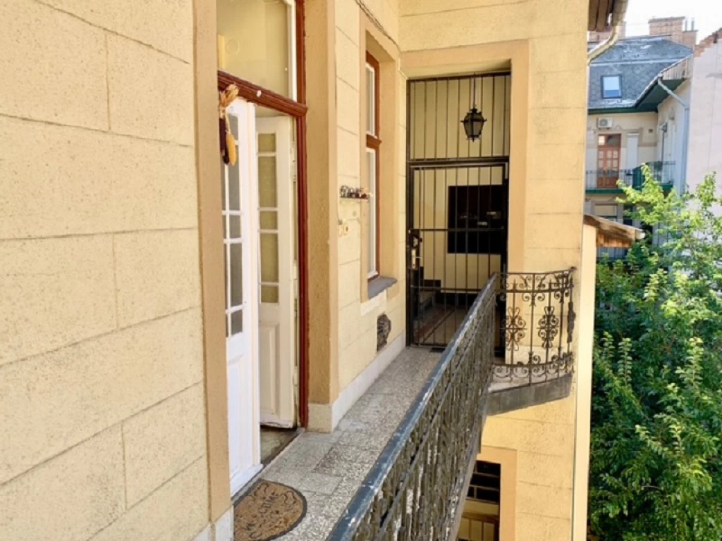 VII. Kerület, Nyár utca, 50 m²-es, 3. emeleti, társasházi lakás