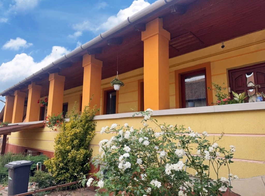 Hatvan, Belváros utca, 151 m²-es, 2 generációs, családi ház, 3 szobás