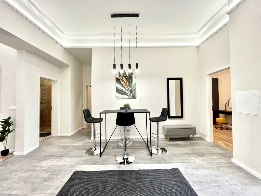 VI. Kerület, Király utca, 111 m²-es, 4. emeleti, társasházi lakás