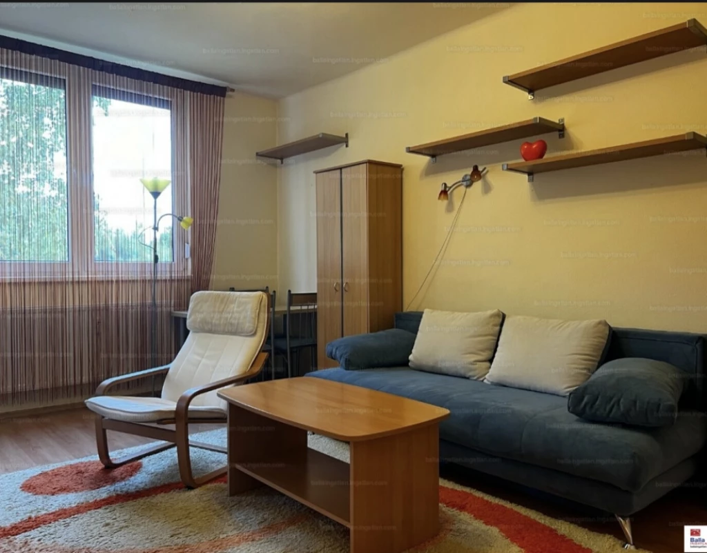 IX. Kerület, József Attila lakótelepen, 27 m²-es, 2. emeleti, társasházi lakás