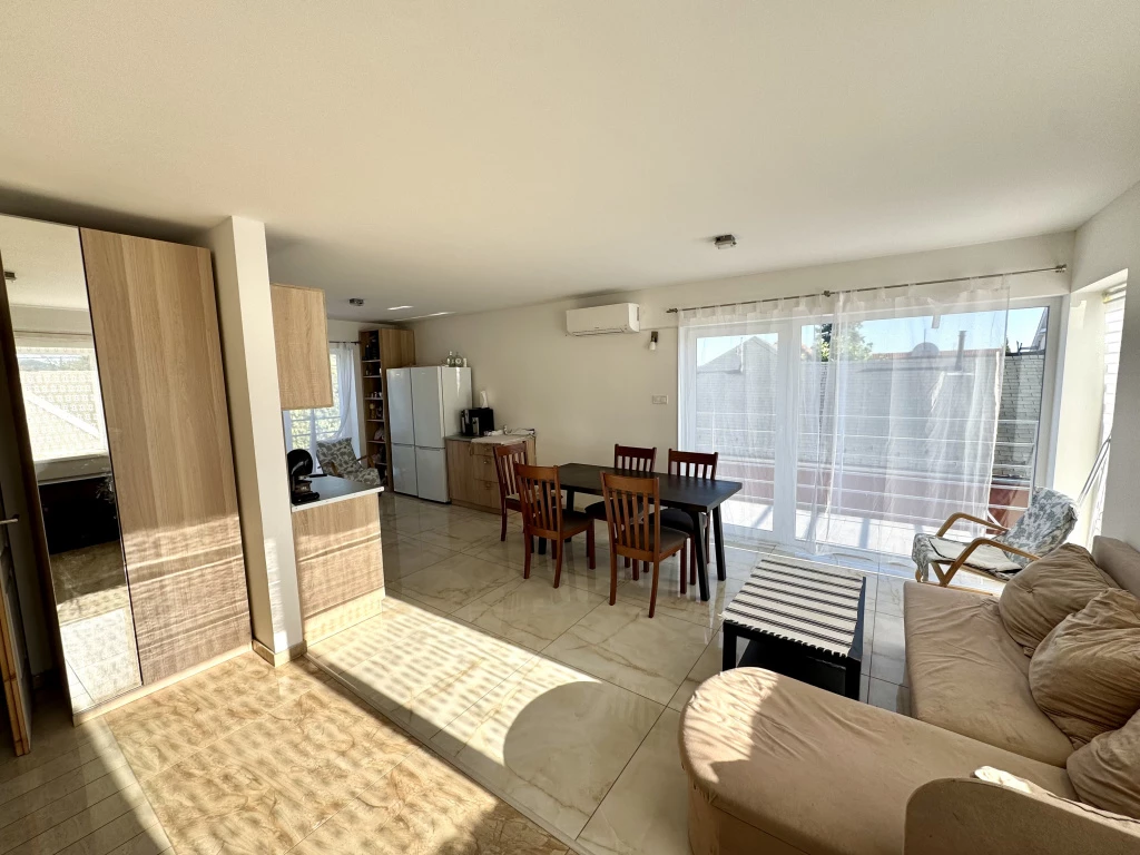 Budaörs, Maros köz, 92 m²-es, házrész, felújított / újszerű állapotú
