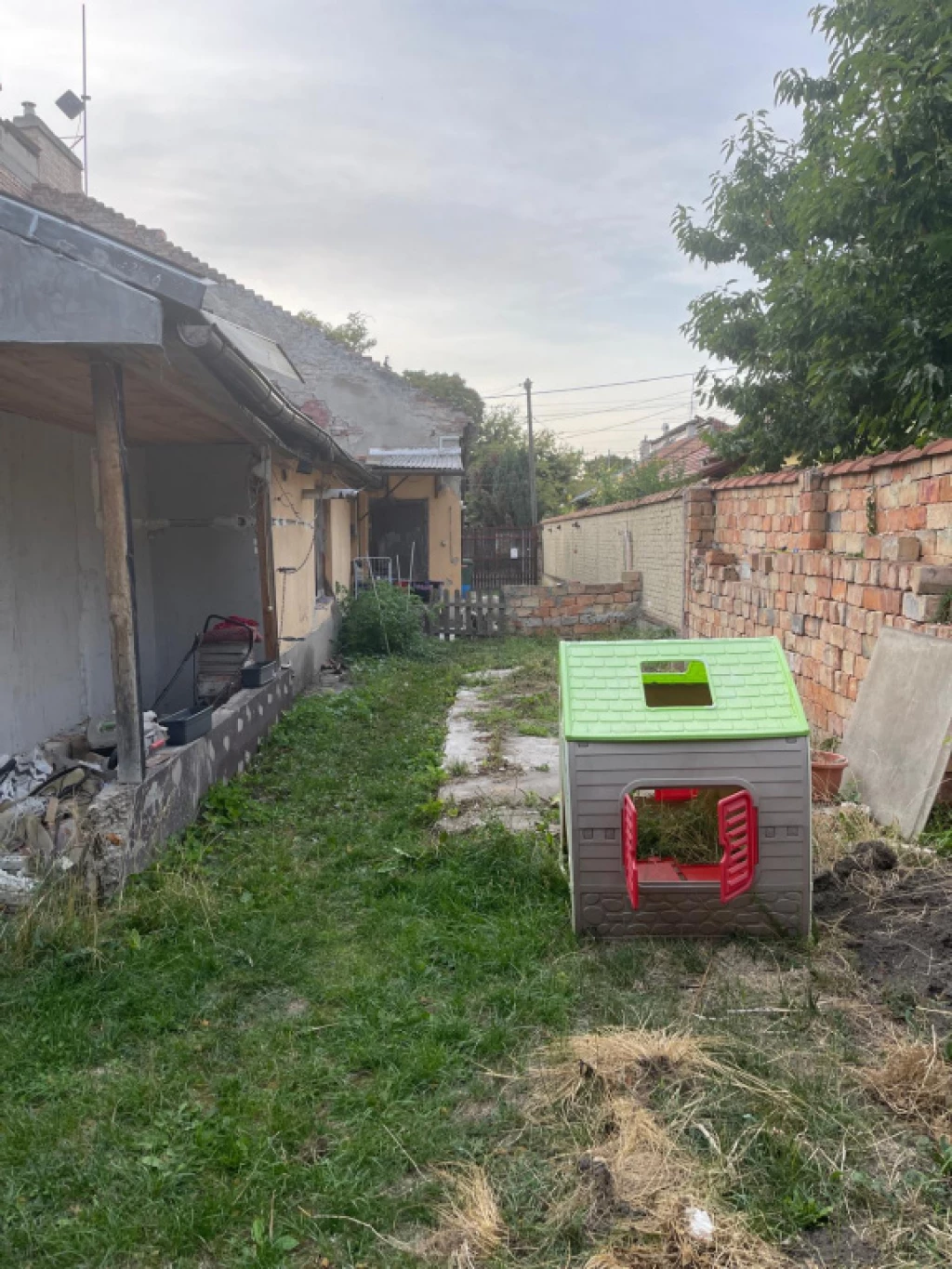 XIX. Kerület, Kossuth Lajos utca, 135 m²-es, 2 generációs, családi ház