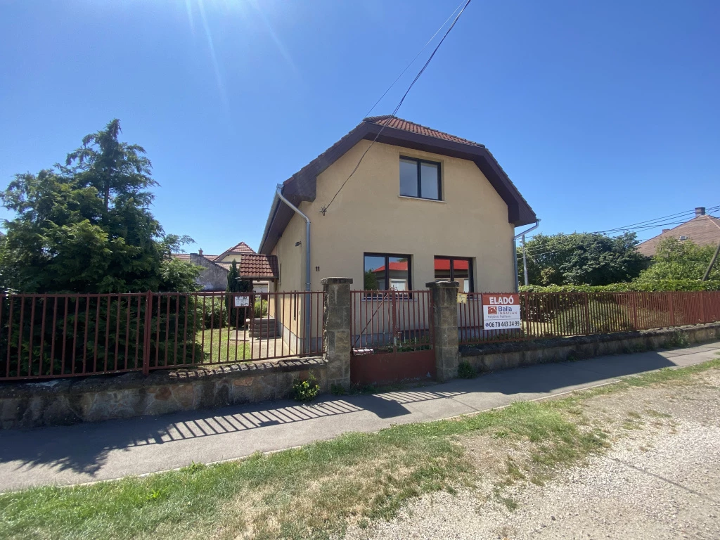 XVIII. Kerület, Előd utca, 155 m²-es, 2 generációs, családi ház