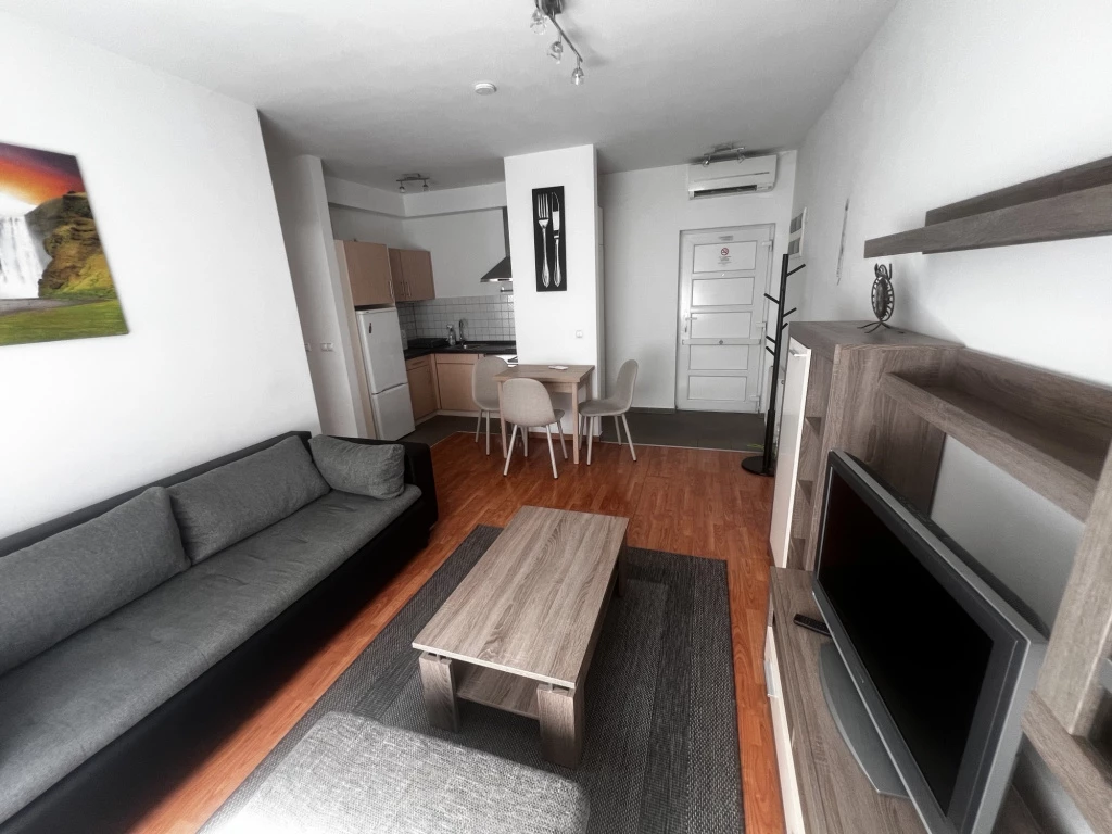 VI. Kerület, Izabella utca, 40 m²-es, 1. emeleti, társasházi lakás