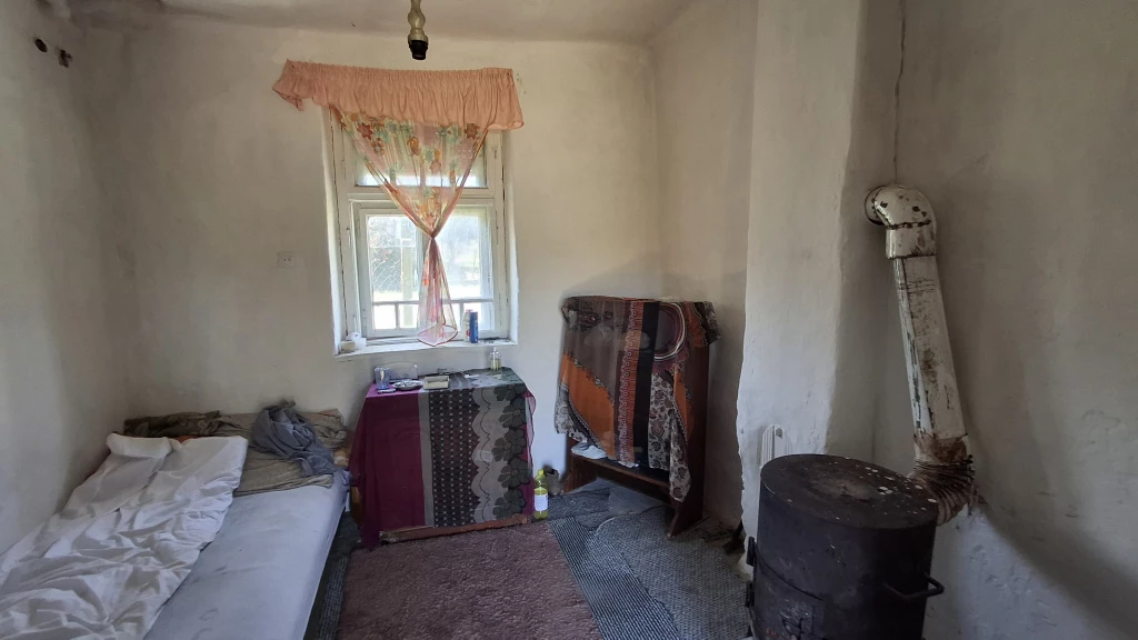 Vése, Kis utca, 50 m²-es, családi ház, 1 szobás, felújítandó állapotú