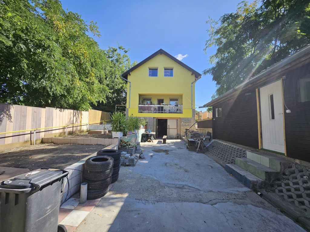 Szigetszentmiklós, Kakukkfű utca, 230 m²-es, családi ház, 4+1 szobás