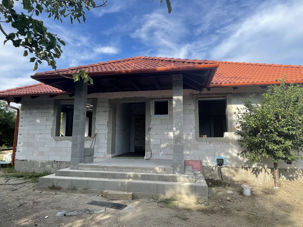 Besnyő, Magán utca, 155 m²-es, családi ház, 4 szobás, kiváló állapotú