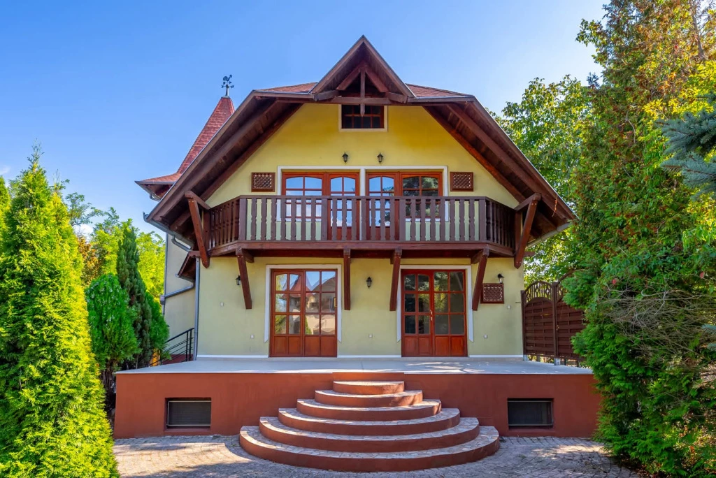 c3-1-name c2-1-name, Balatonföldvár, Csendes utcában