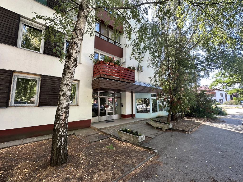 Lajosmizse, Központi elhelyezkedés, 60 m²-es, társasházi lakás
