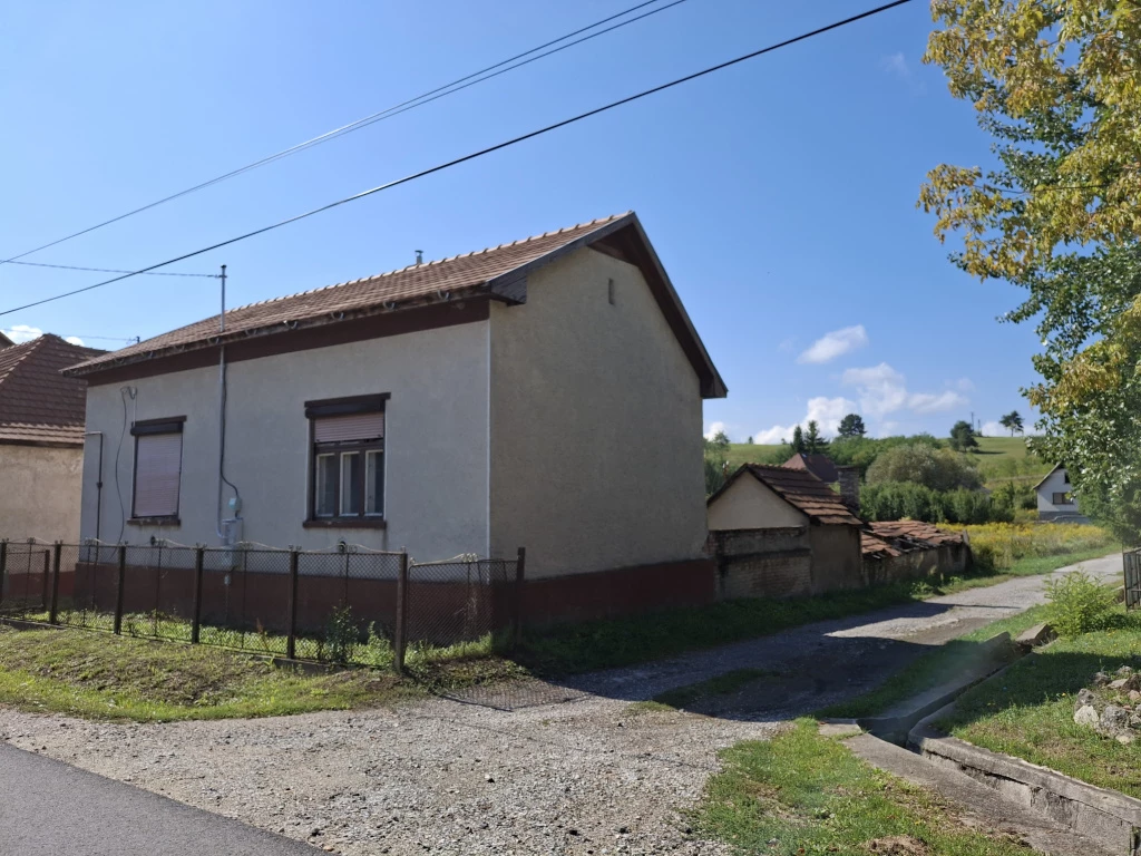 Sáta, Kossuth Lajos utca, 55 m²-es, családi ház, 2 szobás, felújítandó állapotú