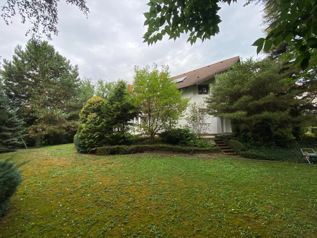 XVIII. Kerület, Lónyaytelep utca, 304 m²-es, 2 generációs, családi ház