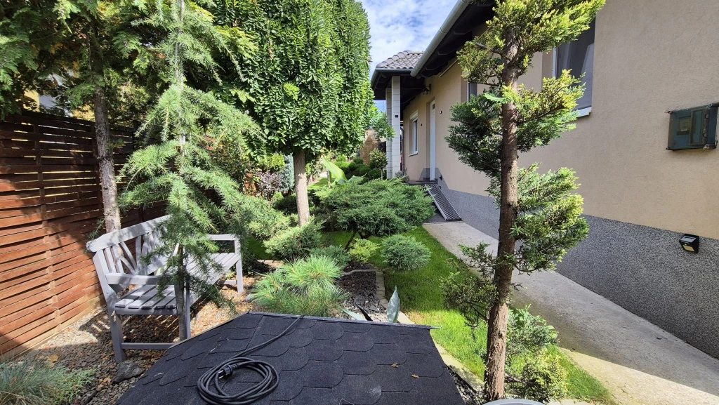 Pécel, Csatári Dűlő utca, 96 m²-es, ikerház, 2+2 szobás, kiváló állapotú