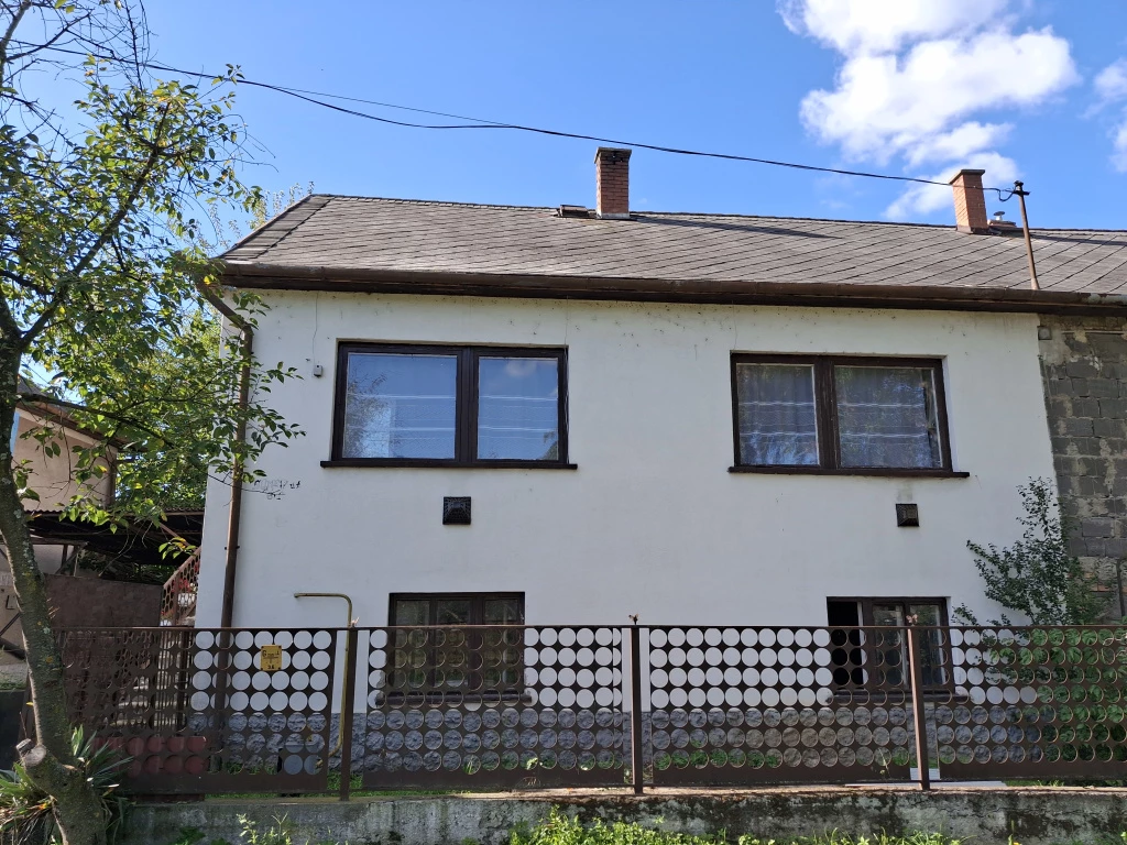 Ózd, Sümeg utca, 76 m²-es, ikerház, 2+1 szobás, felújítandó állapotú