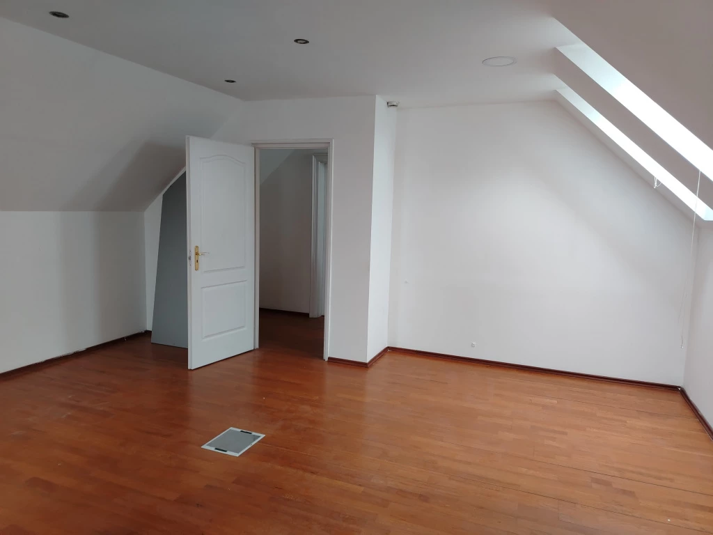 c3-2-name c2-69-name, Budapest VI. kerület, Bajza utca